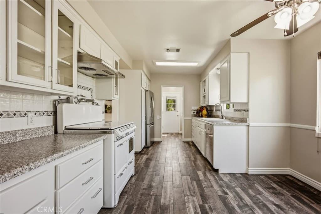 Home at 1034 N Soldano, Azusa — photo 12 of 12