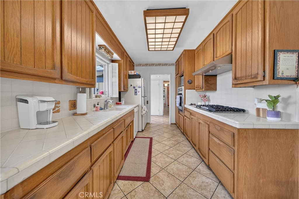 Home at 130 Wagonwheel Road, Glendora — photo 8 of 12