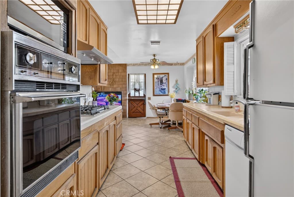 Home at 130 Wagonwheel Road, Glendora — photo 10 of 12