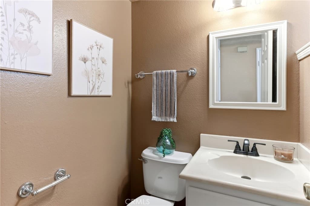 Condo at 854 Endicott, Claremont — photo 11 of 12