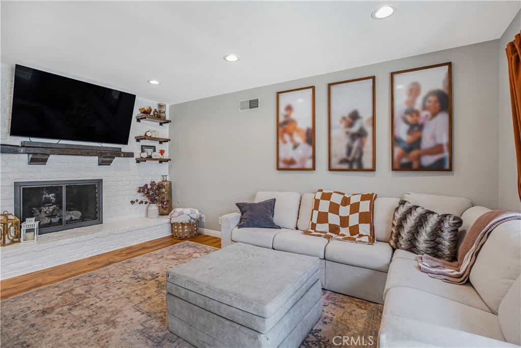 Home at 409 E Juanita, Glendora — photo 9 of 12