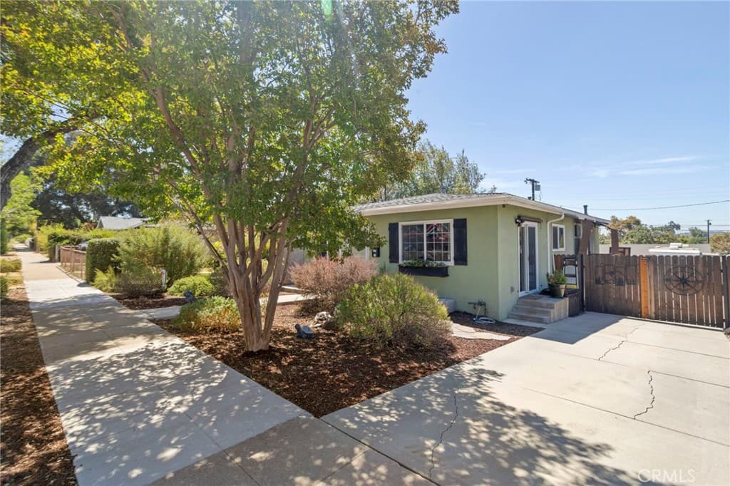 Home at 420 W 4th, San Dimas — photo 3 of 12
