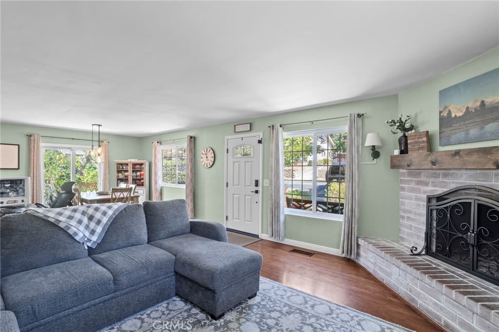 Home at 420 W 4th, San Dimas — photo 5 of 12