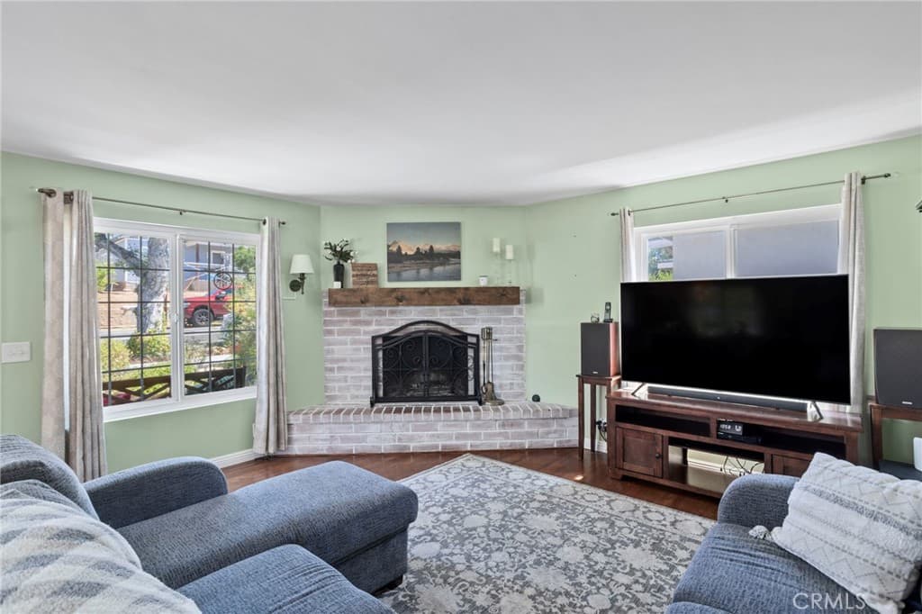 Home at 420 W 4th, San Dimas — photo 6 of 12