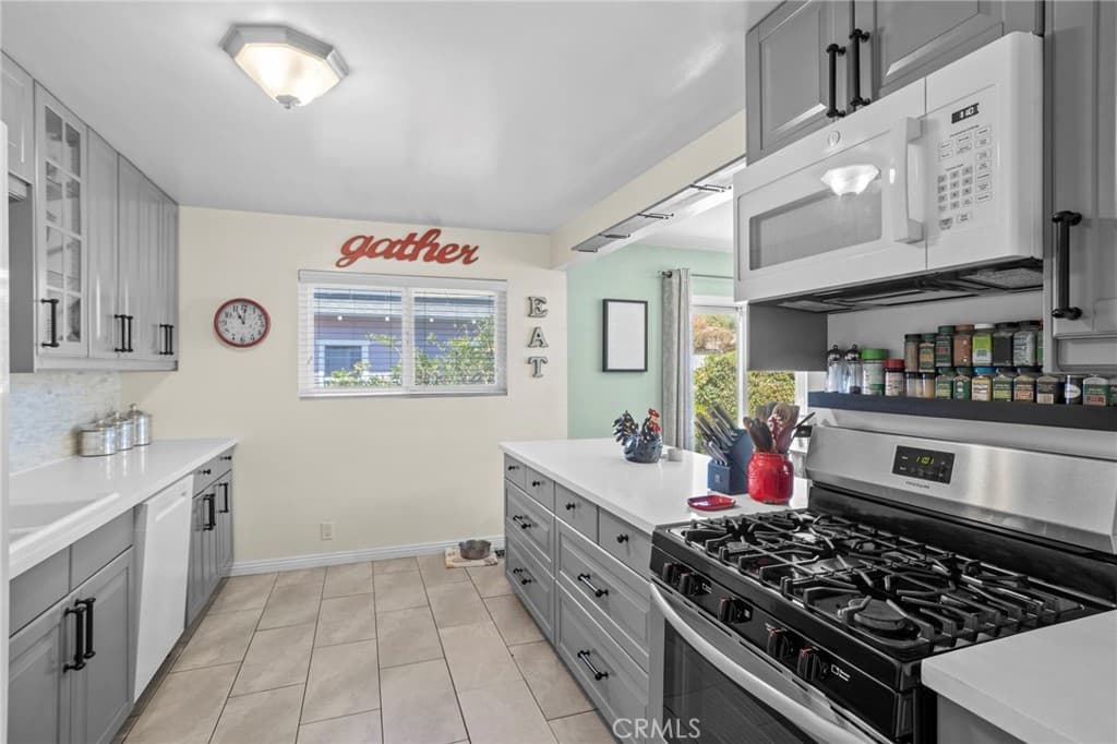 Home at 420 W 4th, San Dimas — photo 9 of 12