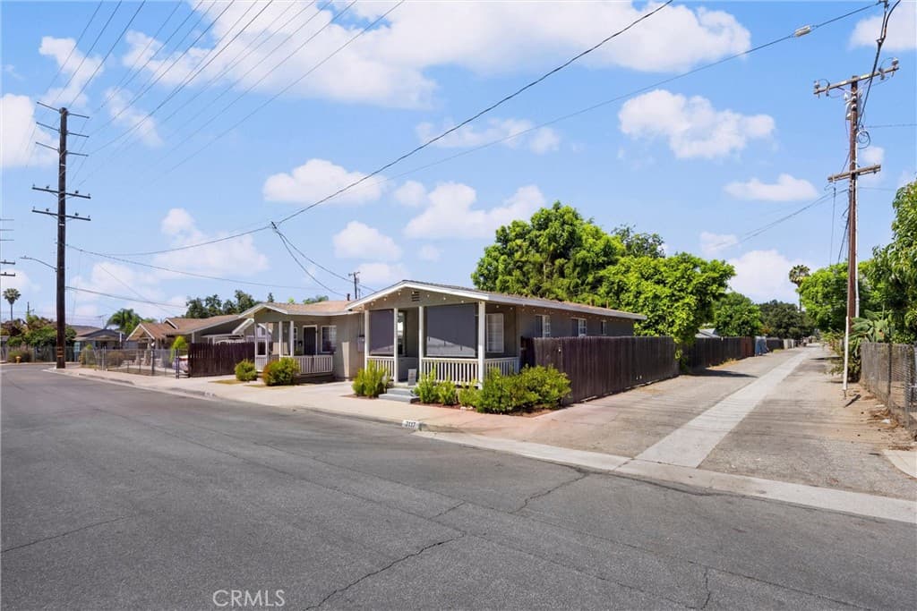 Home at 2103 2115,2117 B Street, La Verne — photo 12 of 12