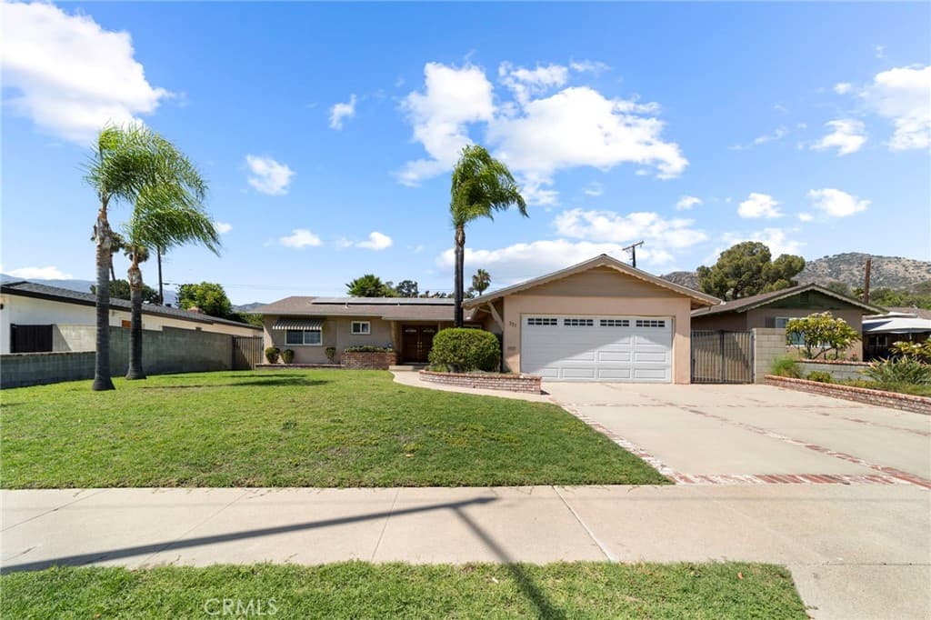 Home at 333 E 13th Street, Azusa — photo 2 of 12