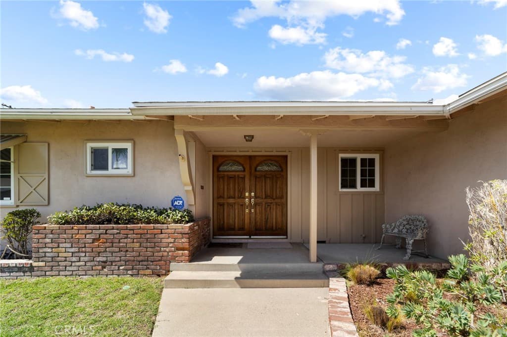 Home at 333 E 13th Street, Azusa — photo 4 of 12