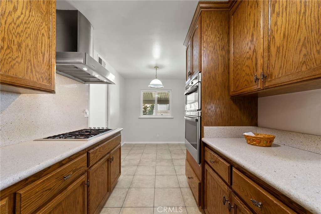 Home at 333 E 13th Street, Azusa — photo 7 of 12