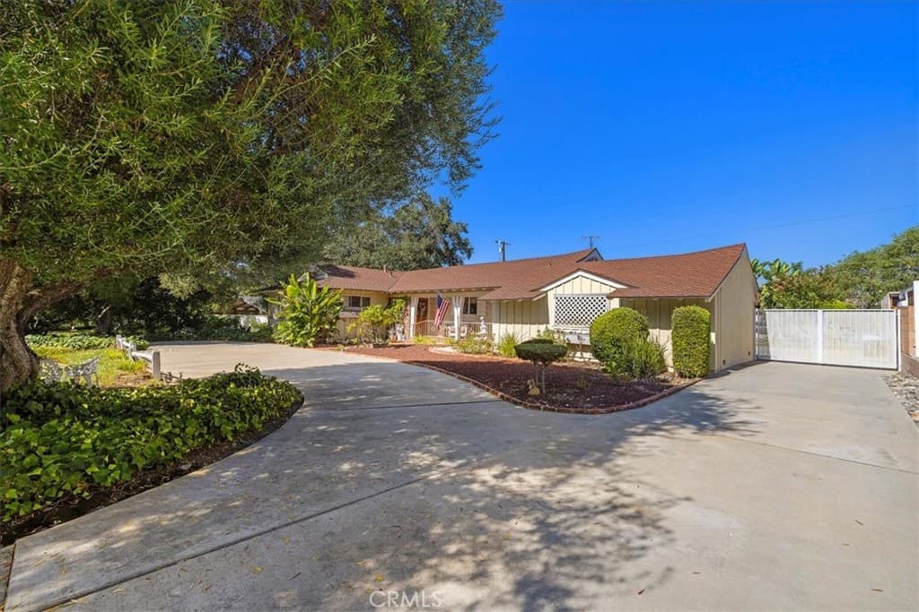 Home at 321 Catherine Park, Glendora — photo 3 of 12