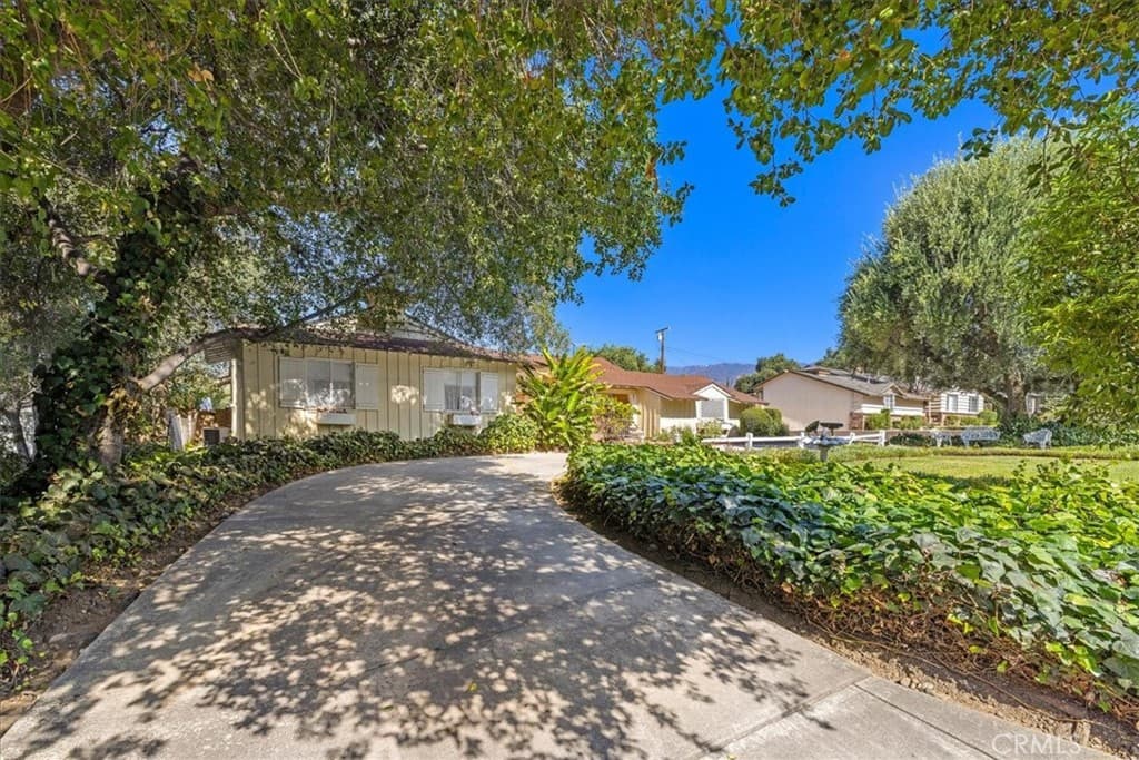 Home at 321 Catherine Park, Glendora — photo 4 of 12