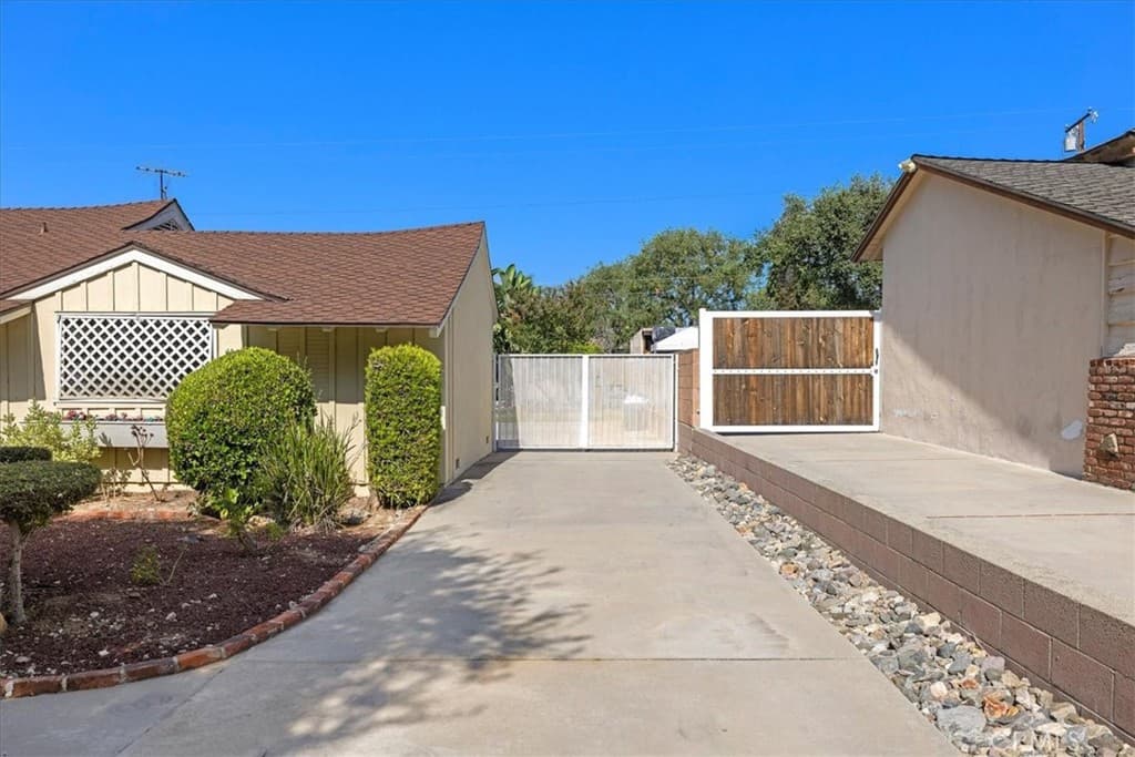 Home at 321 Catherine Park, Glendora — photo 7 of 12