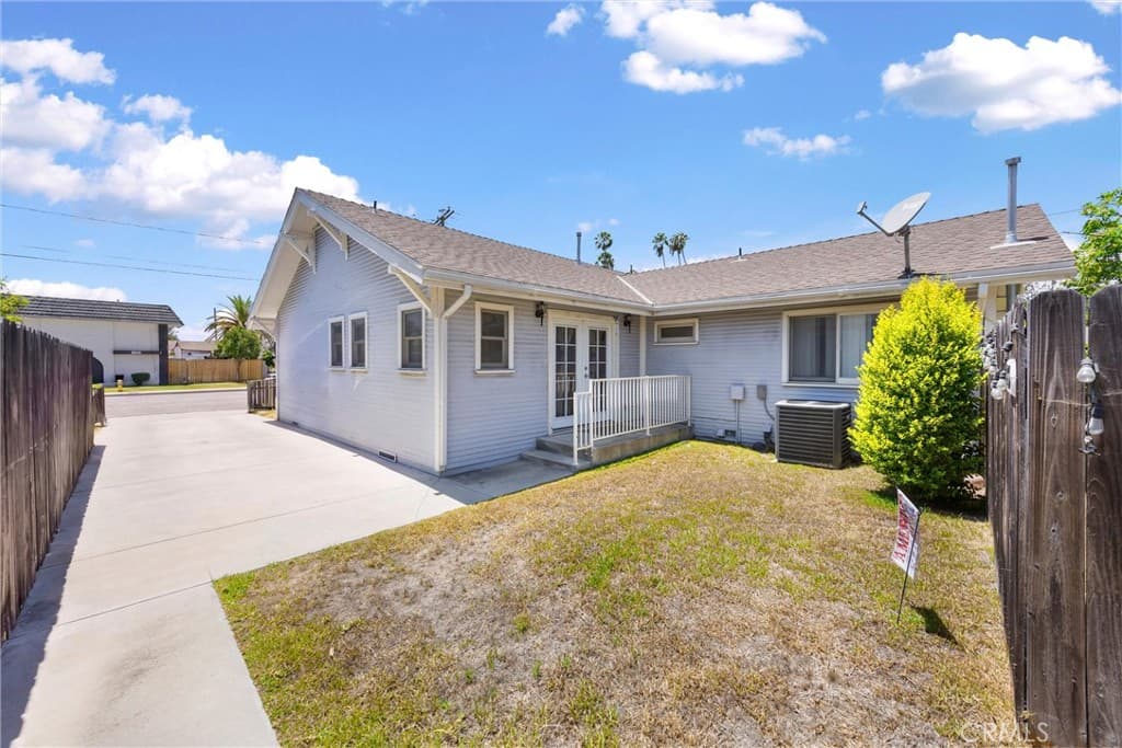 Home at 1451 1455 3rd Street, La Verne — photo 6 of 12