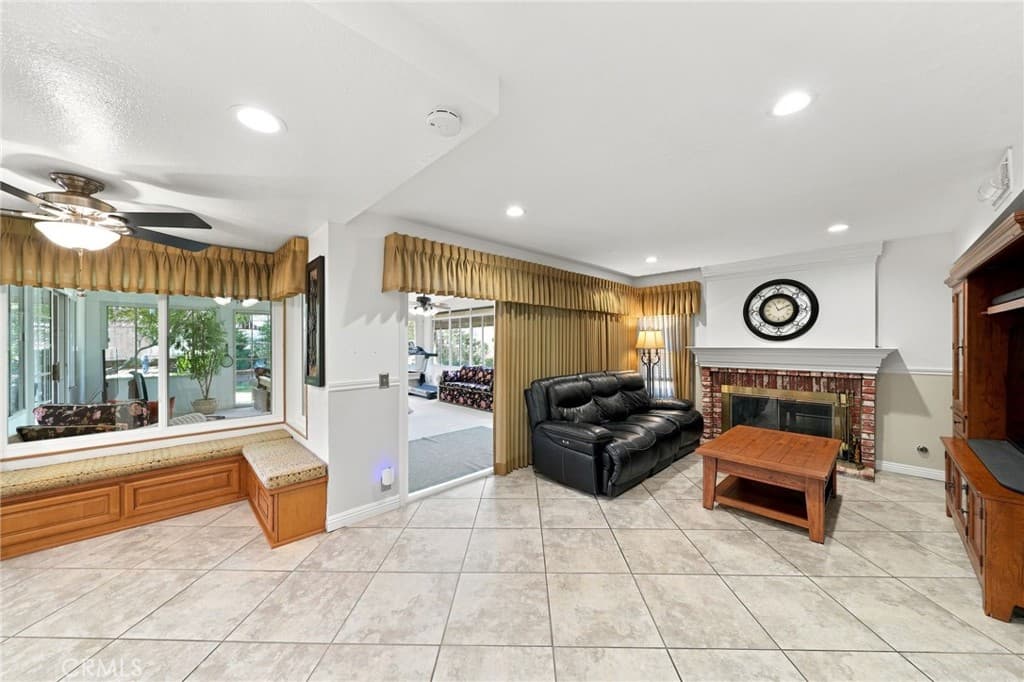 Home at 1420 Paseo Marlena, San Dimas — photo 9 of 12
