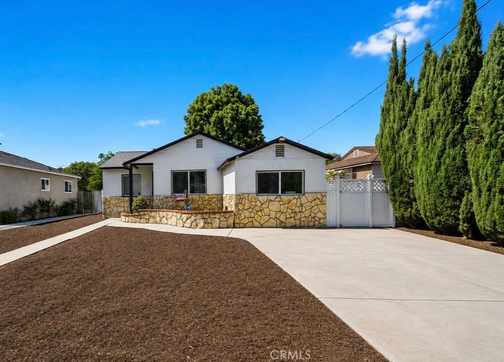 Home at 1344 Bonita, La Verne — photo 2 of 12
