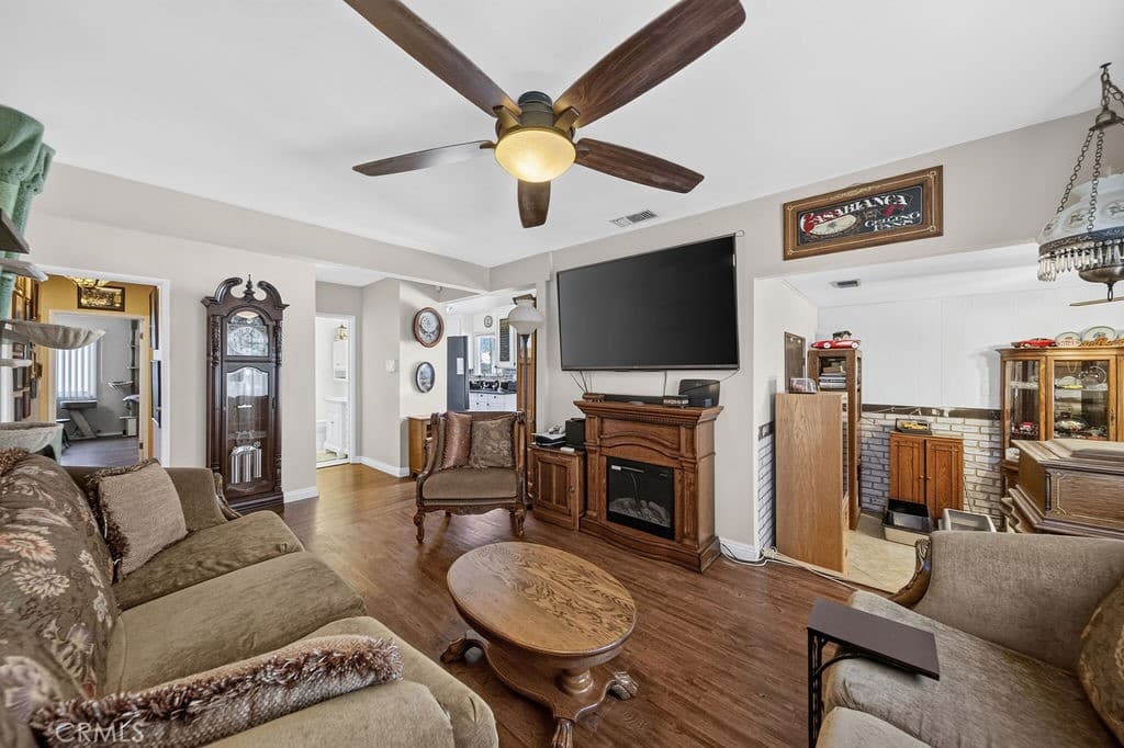 Home at 1344 Bonita, La Verne — photo 4 of 12