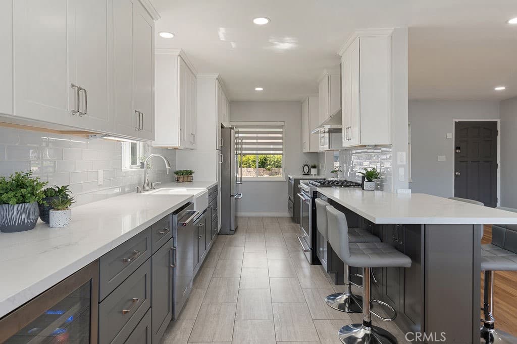 Home at 904 E Edgecomb, Covina — photo 5 of 12