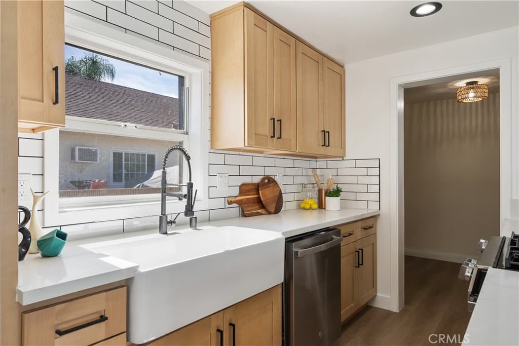 Multi-Family at 915 N Pasadena Avenue, Azusa — photo 11 of 12