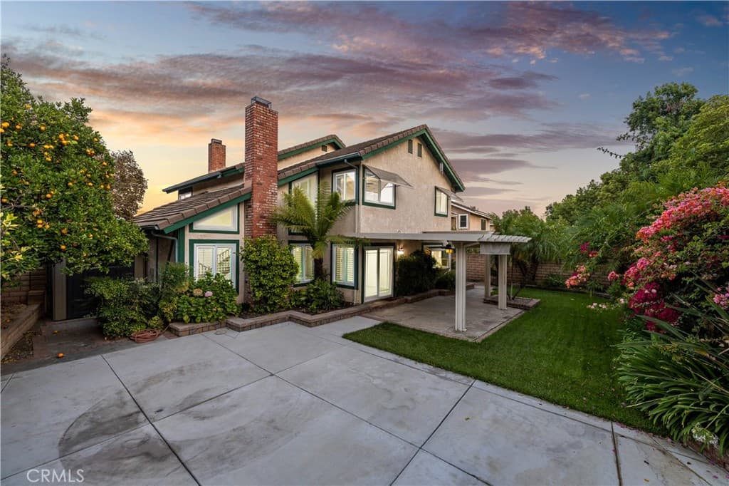 Home at 1460 Via Corona, La Verne — photo 2 of 12