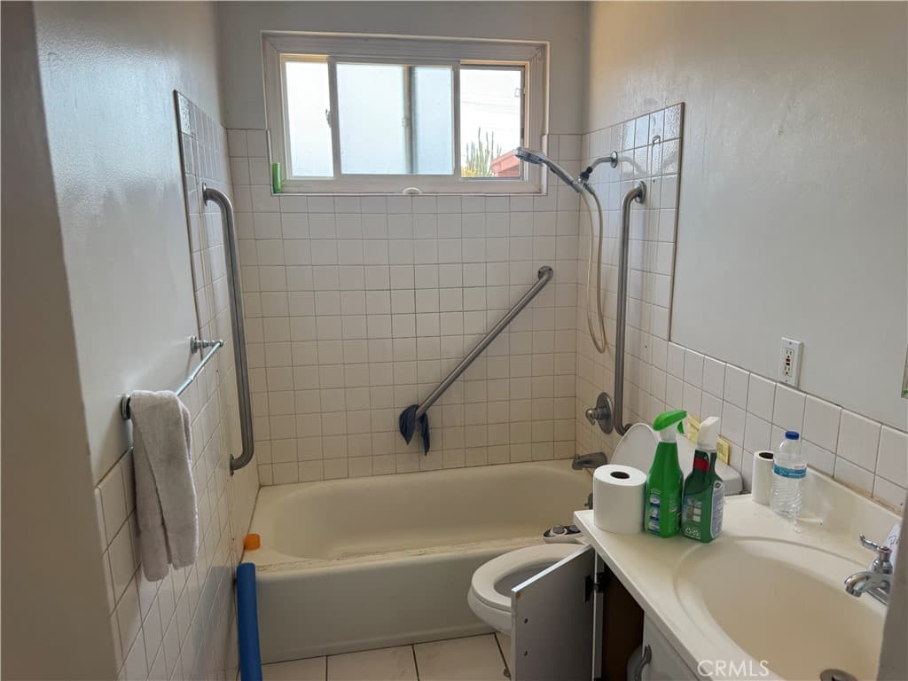 Home at 1220 S Vecino, Glendora — photo 4 of 11