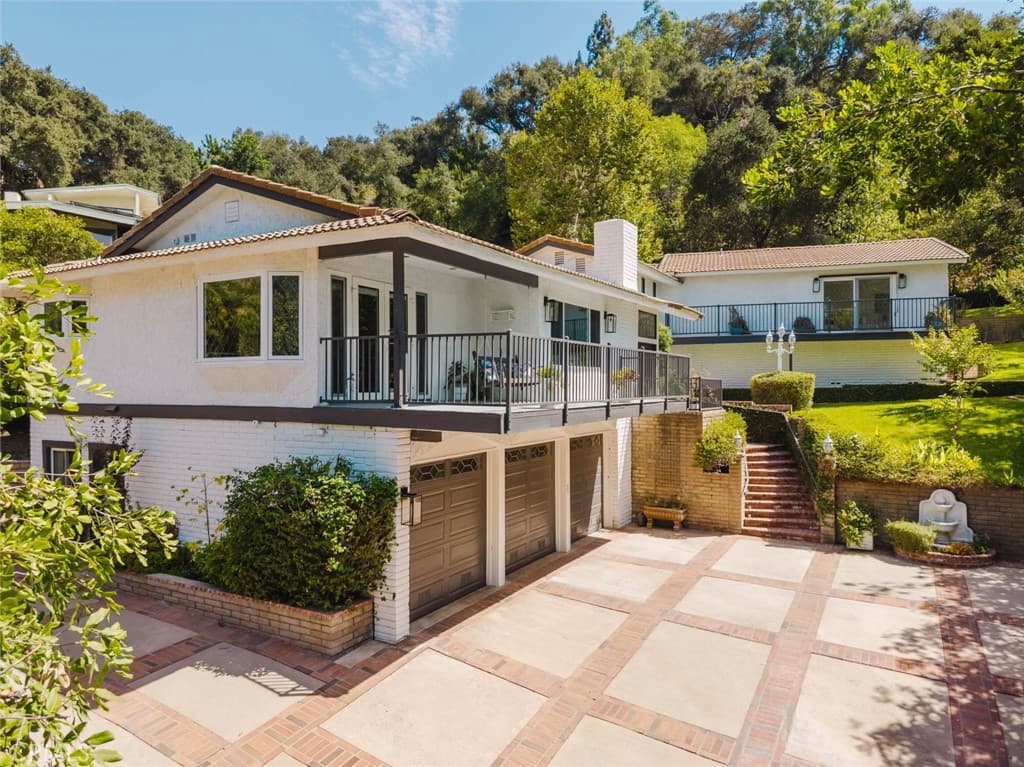 Home at 142 Crescent Glen Drive, Glendora — photo 2 of 12