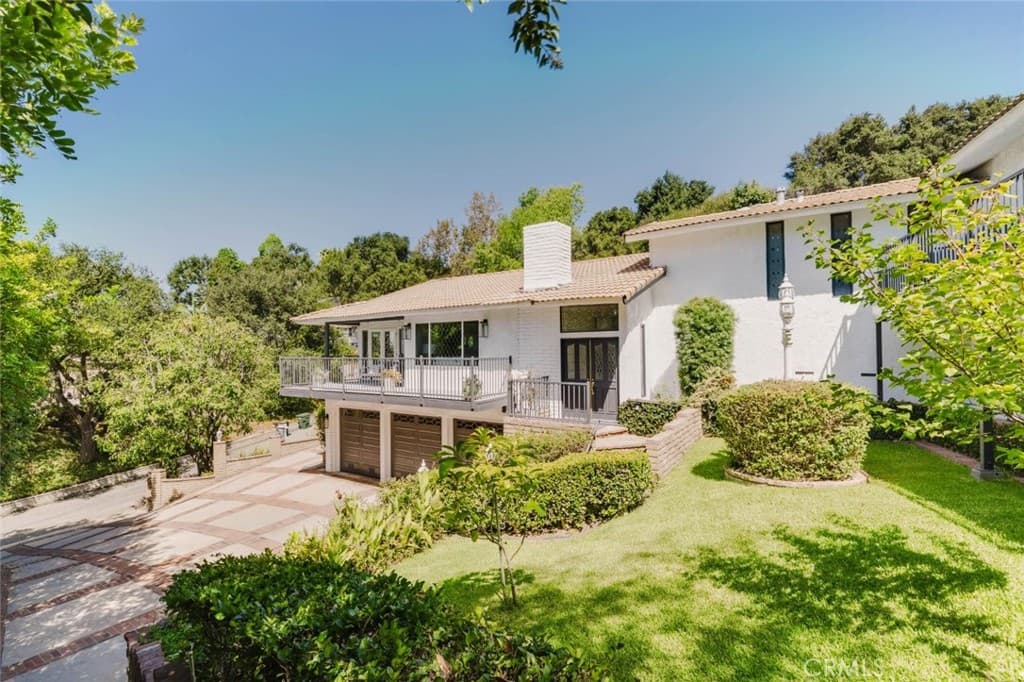 Home at 142 Crescent Glen Drive, Glendora — photo 3 of 12