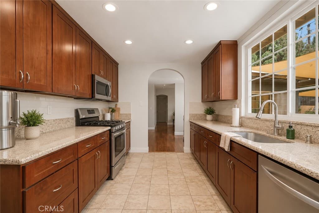 Home at 408 S Rodilee Avenue, West Covina — photo 11 of 12