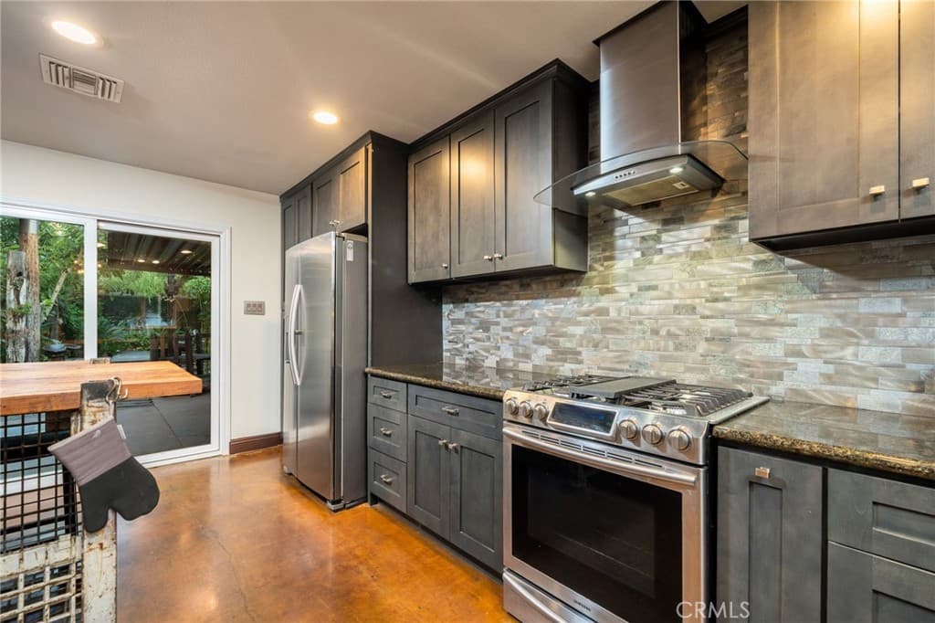 Home at 102 S Burnaby Drive, Glendora — photo 11 of 12