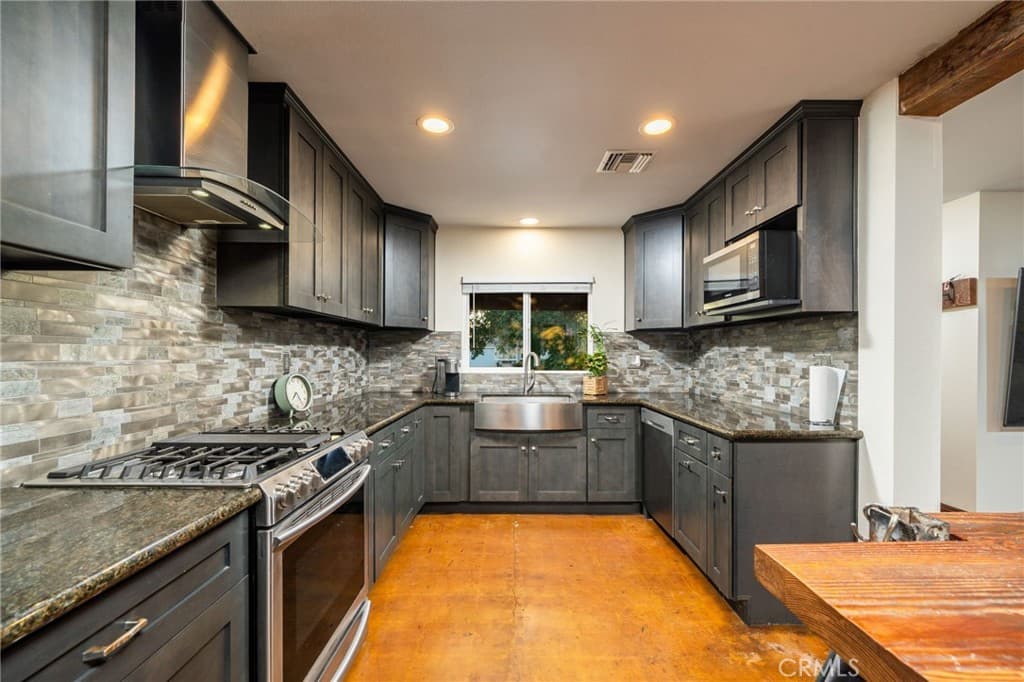 Home at 102 S Burnaby Drive, Glendora — photo 9 of 12