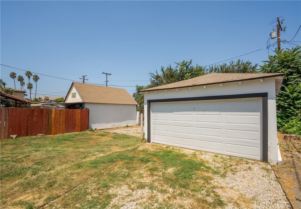 Home at 10627 Bodger Street, El Monte — photo 11 of 12
