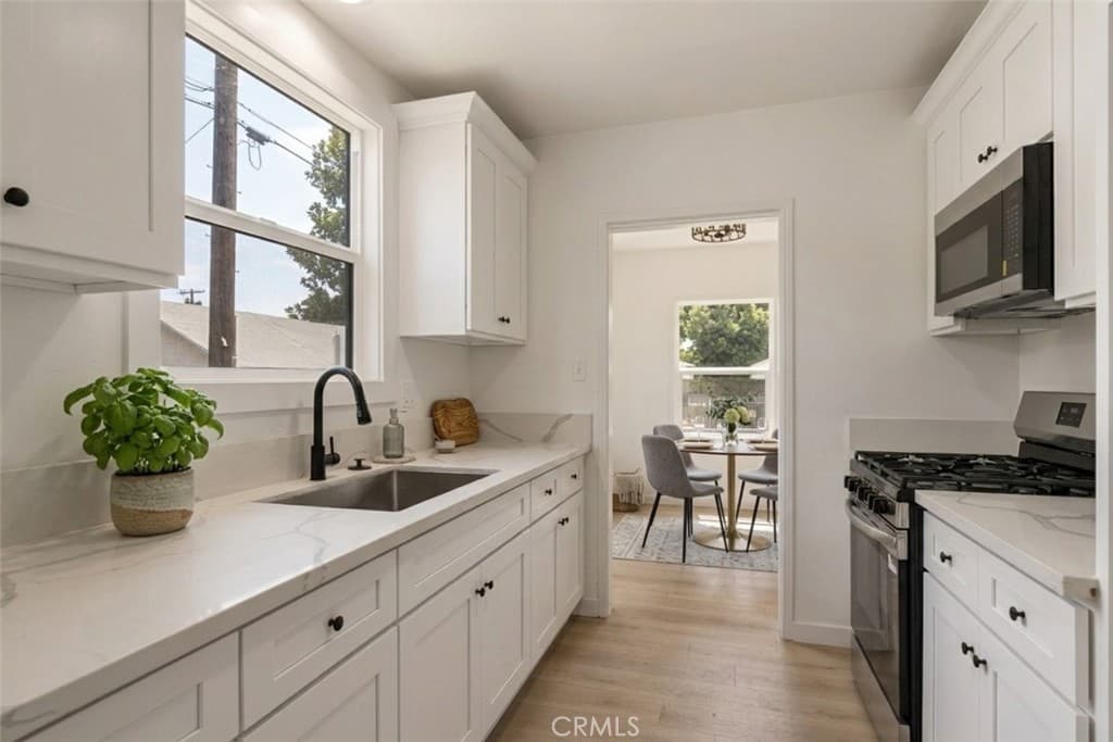 Home at 10627 Bodger Street, El Monte — photo 5 of 12
