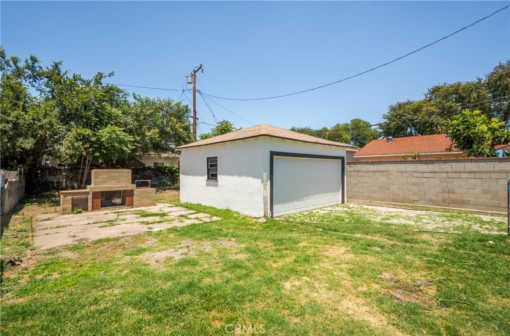 Home at 10627 Bodger Street, El Monte — photo 10 of 12