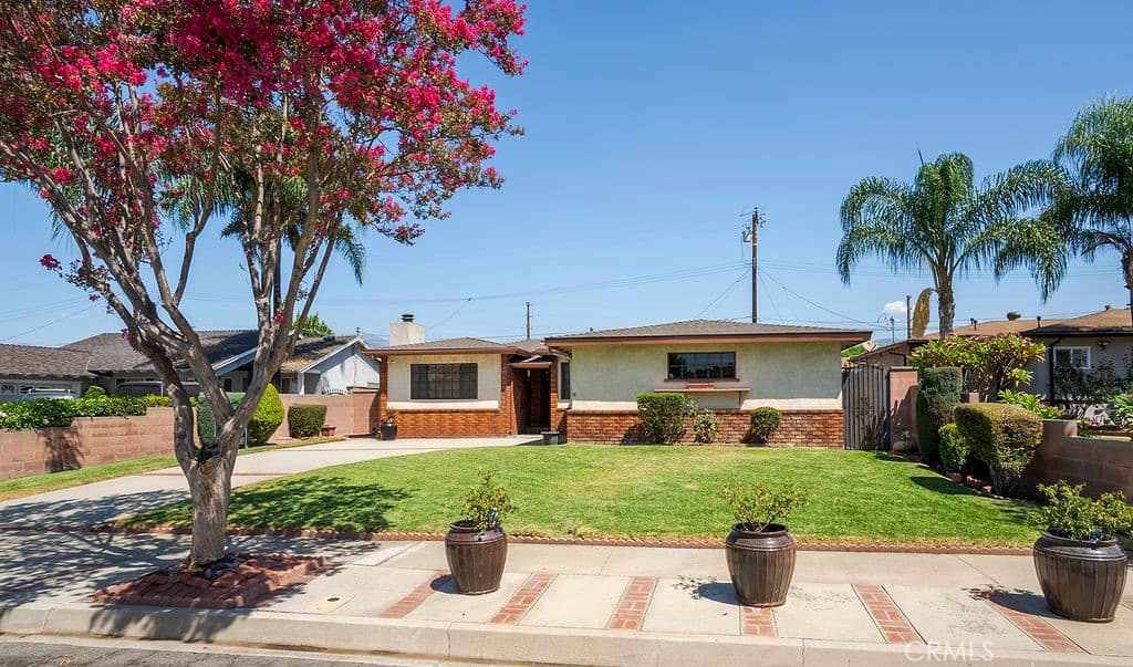 Home at 347 W Alcross, Covina — photo 2 of 12