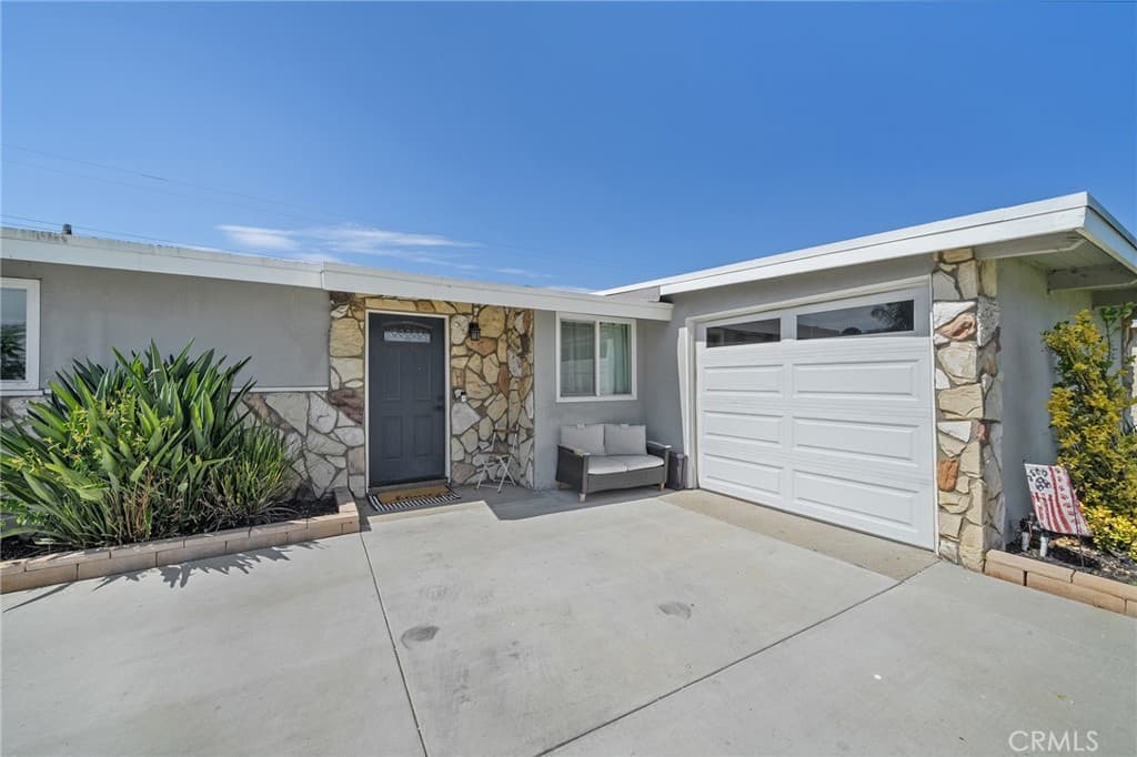 Home at 17139 E Orkney Street, Azusa — photo 2 of 12