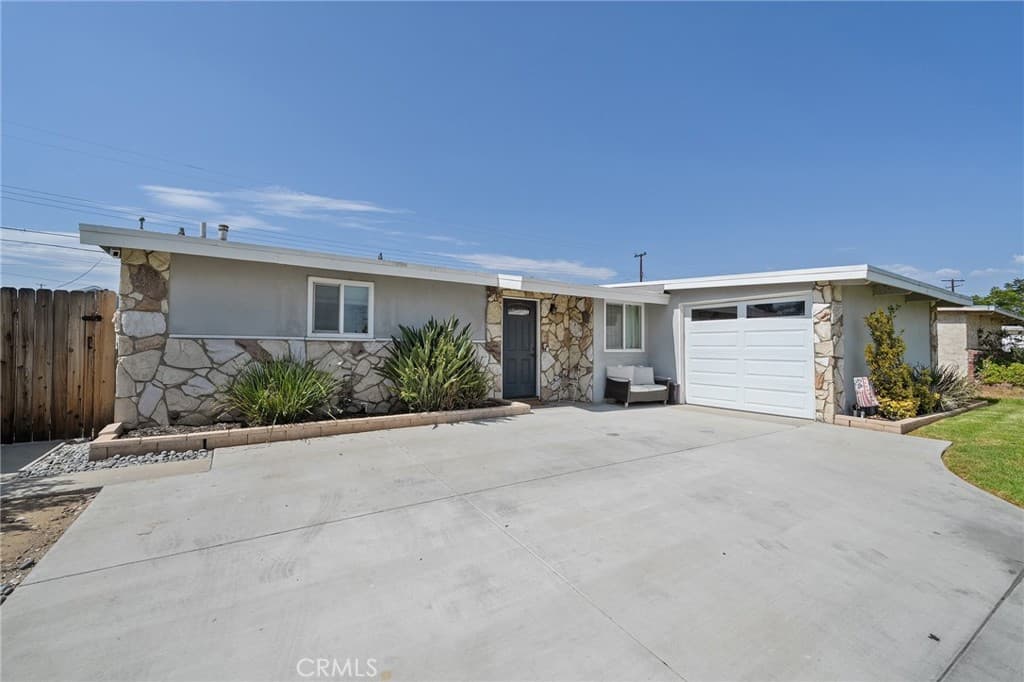 Home at 17139 E Orkney Street, Azusa — photo 3 of 12
