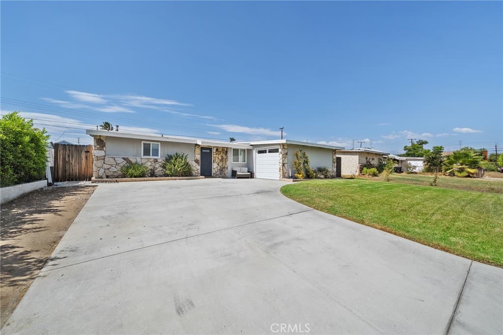Home at 17139 E Orkney Street, Azusa — photo 4 of 12