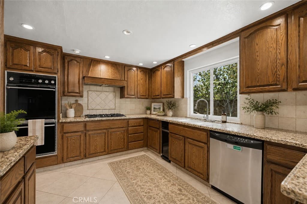 Home at 6107 Meadow Lark Drive, La Verne — photo 11 of 12