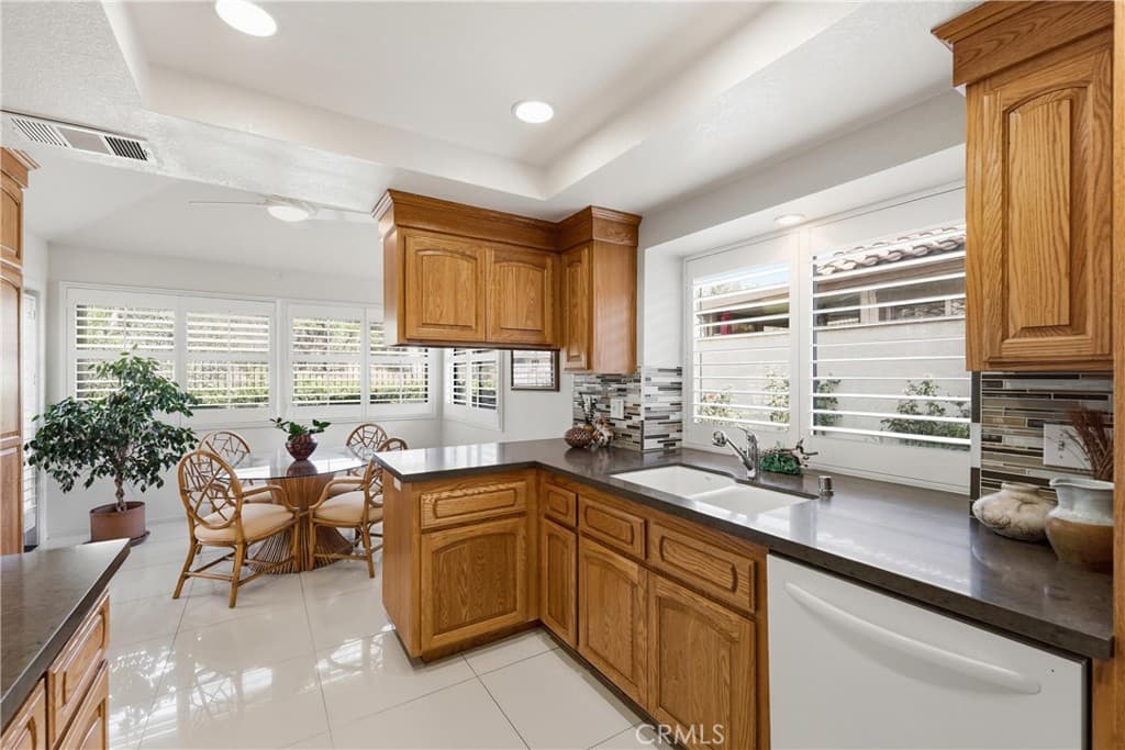 Condo at 1715 Calle De Oro, Pomona — photo 12 of 12