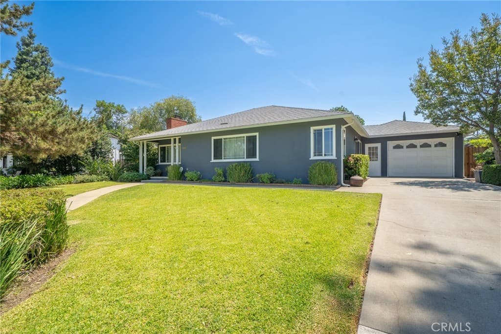 Home at 1552 Hacienda Place, Pomona — photo 4 of 12
