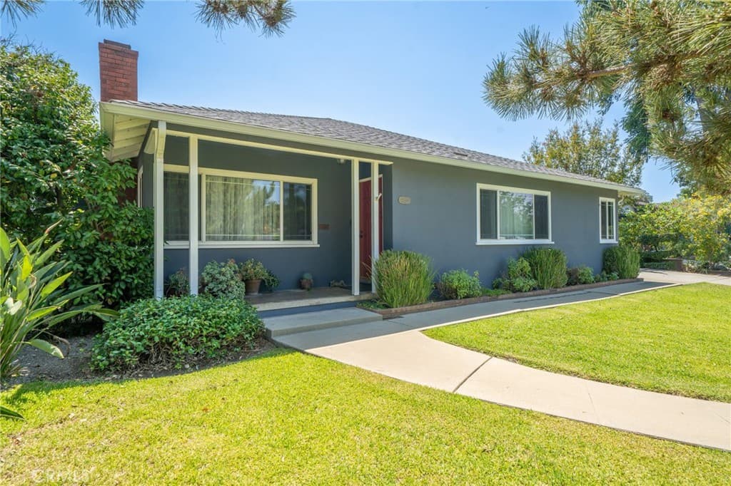 Home at 1552 Hacienda Place, Pomona — photo 6 of 12