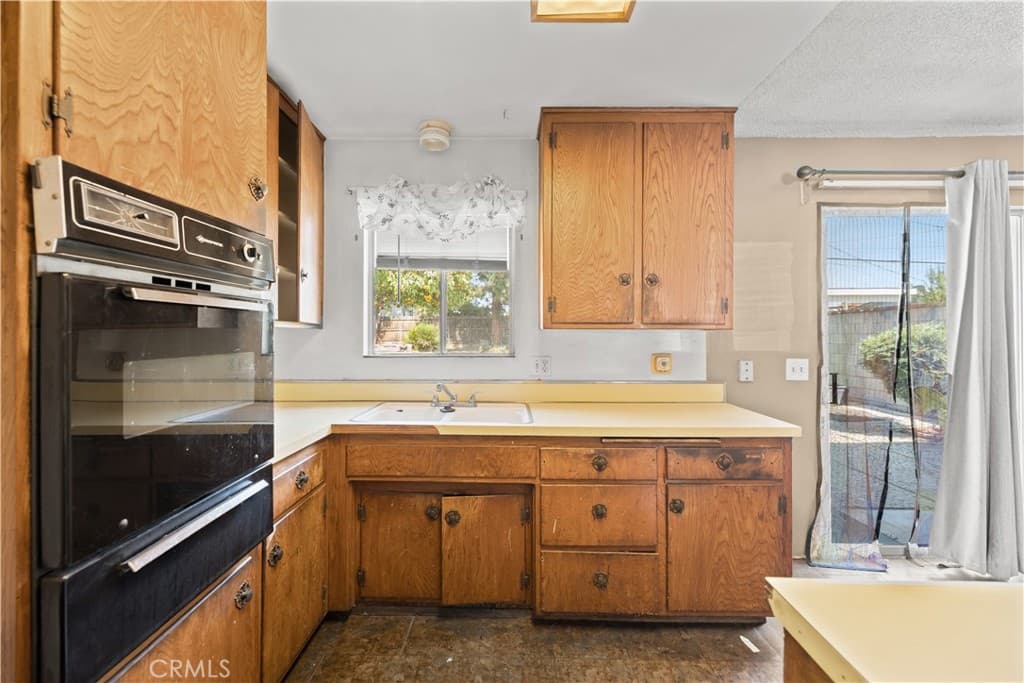 Home at 412 S Vecino Avenue, Glendora — photo 10 of 12