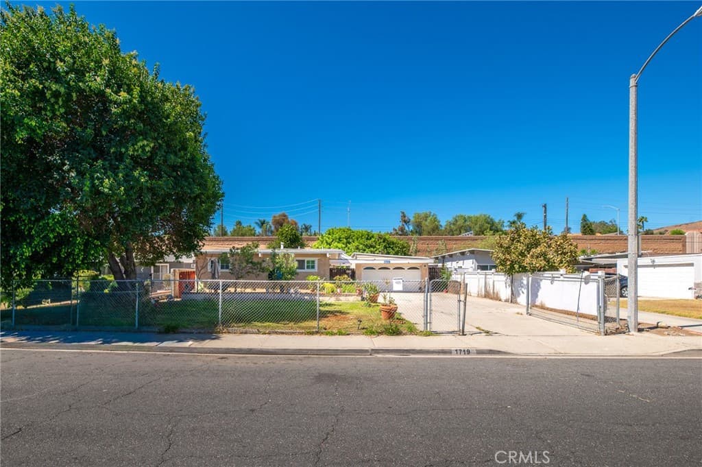 Home at 1719 Calatina Dr, Pomona — photo 3 of 12