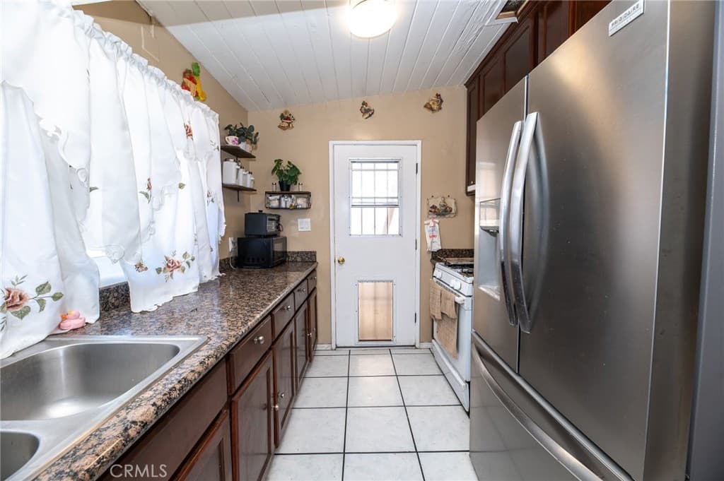 Home at 1719 Calatina Dr, Pomona — photo 10 of 12