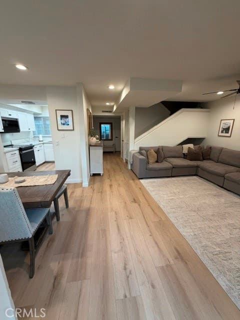 Townhouse at 626 Greendale, Pomona — photo 4 of 12
