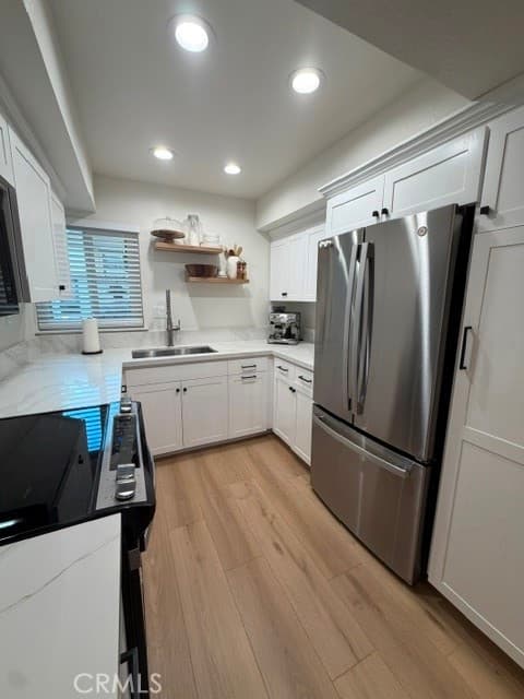 Townhouse at 626 Greendale, Pomona — photo 8 of 12