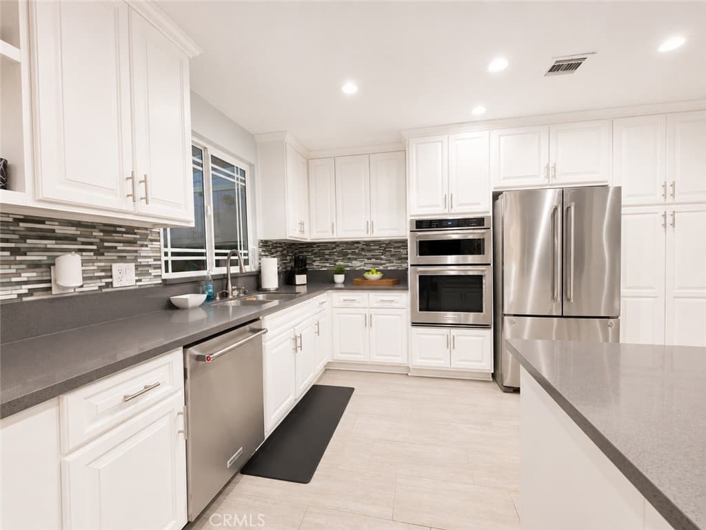 Home at 1437 E Vine, West Covina — photo 12 of 12