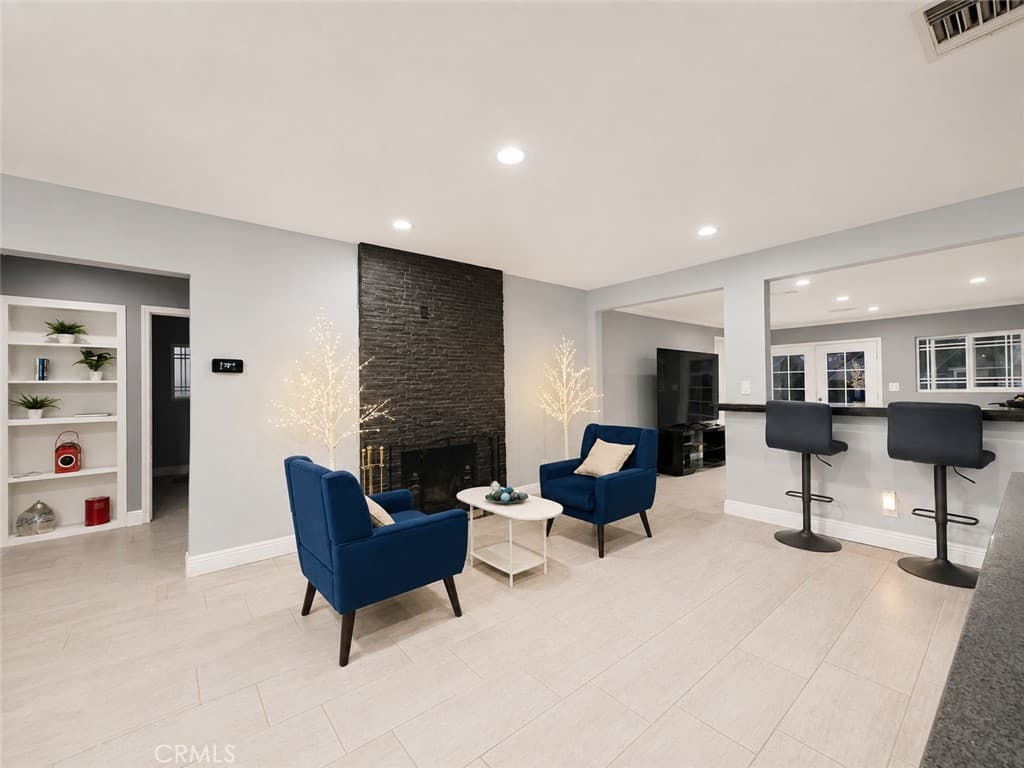 Home at 1437 E Vine, West Covina — photo 5 of 12