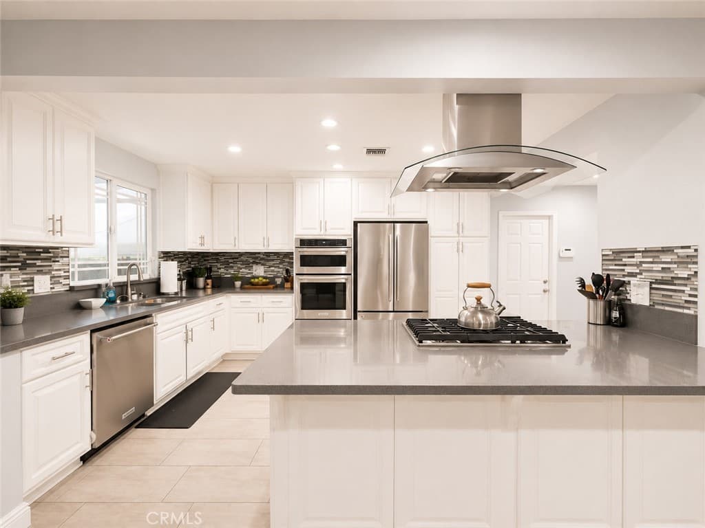 Home at 1437 E Vine, West Covina — photo 8 of 12