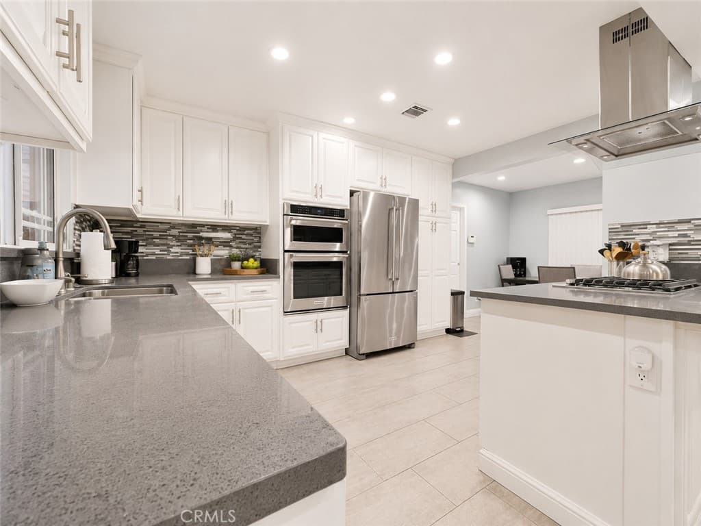 Home at 1437 E Vine, West Covina — photo 9 of 12