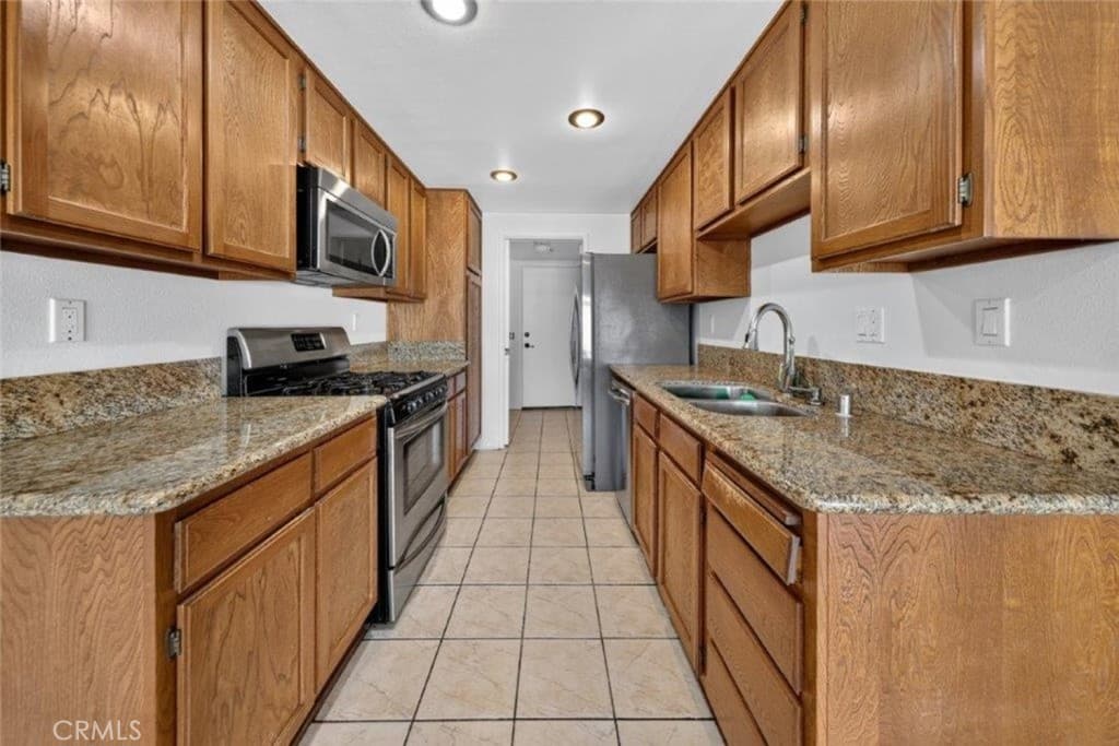 Condo at 1239 Glenview Lane, Glendora — photo 9 of 12